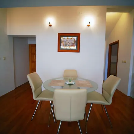 Dora Apartment
